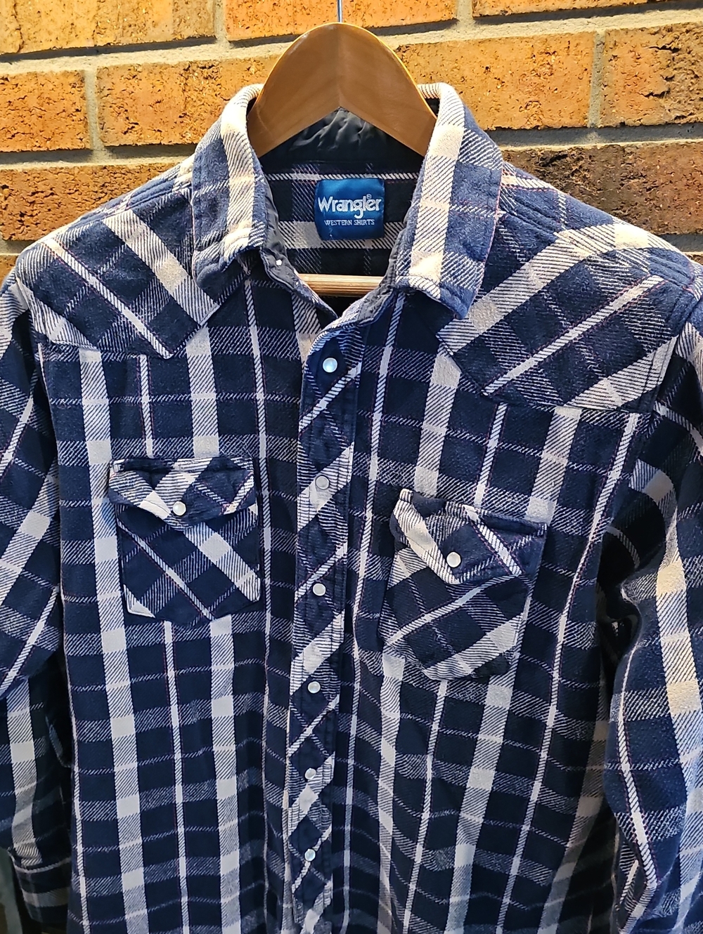 Wrangler Navy and Cream Medium  Plaid  Pearl Snap Closures